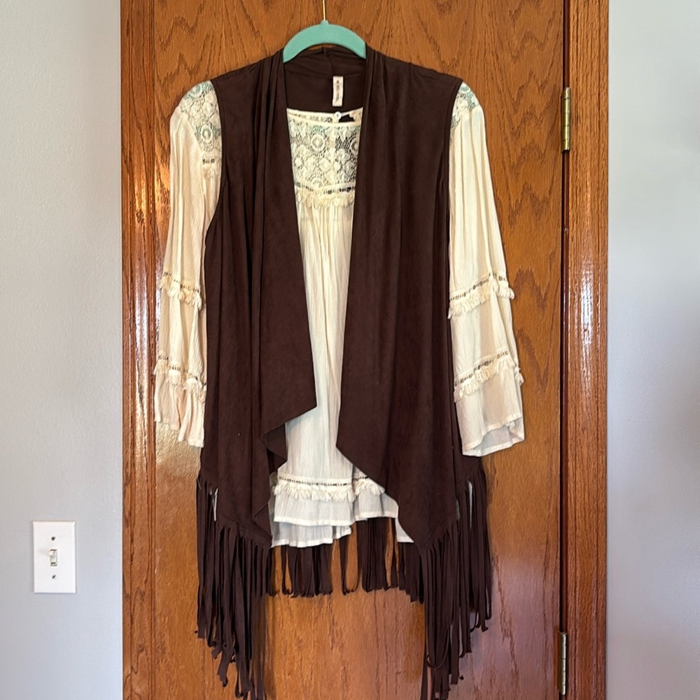 Adorable fringe jacket